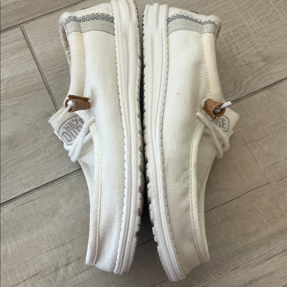 HEY DUDE: Men’s White Sneakers - Picture 8 of 8